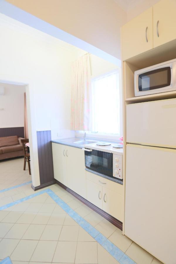 The Esplanade Motel Лейкс Ентранс Екстериор снимка